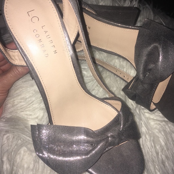 ✨Lauren Conrad Metallic Azalea Platforms - Picture 3 of 5